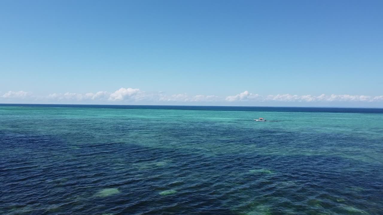 잔지바르 푸른 바다 보트 드론 항공 섬