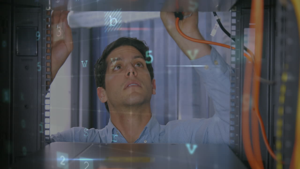 기술자 및 컴퓨터 서버에 대한 사이버 공격 경고와 함께 데이터 처리의 애니메이션