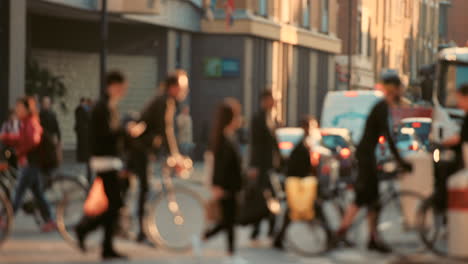 People-blurred-walking-biking-through-the-city