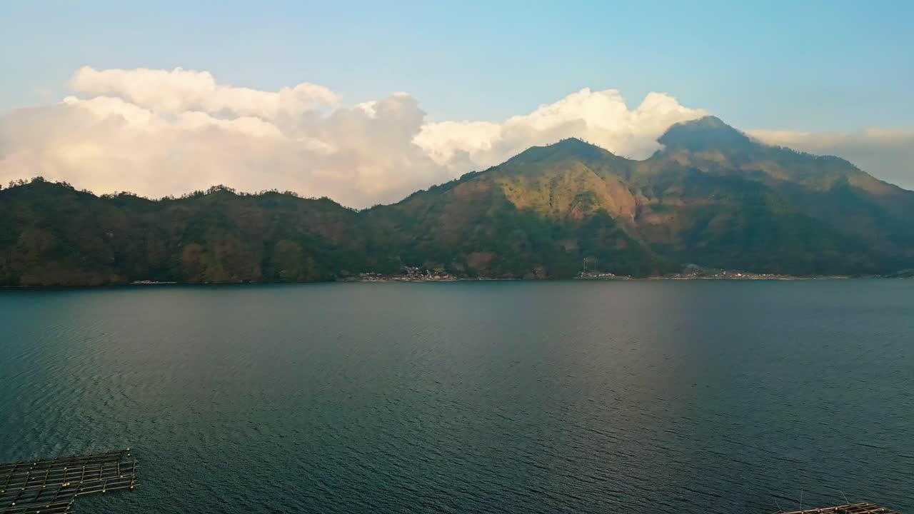 industria pesquera indonesia, equipo de mariscos, fondo de montaña