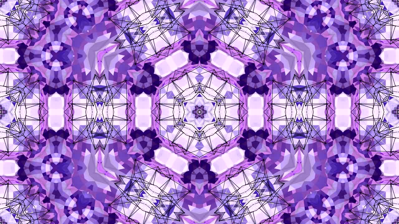 fondo abstracto poli geométrico bajo como un efecto de vidriera o caleidoscopio en movimiento en 4k. animación 3d de bucle, imágenes sin costuras en el popular estilo poli bajo. color violeta v4
