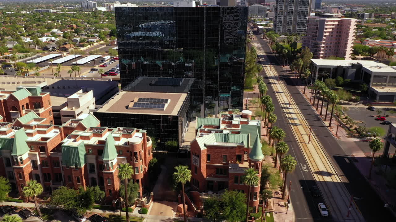 애리조나 주 피닉스시의 학생 주택 센터 및 타운 하우스 단지 외관