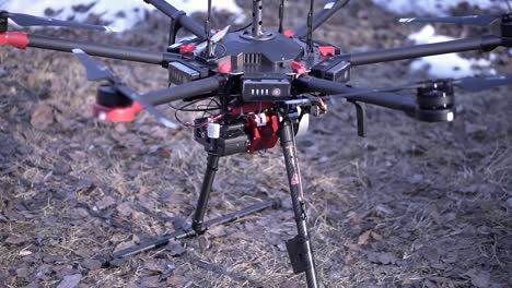dron en el suelo en invierno