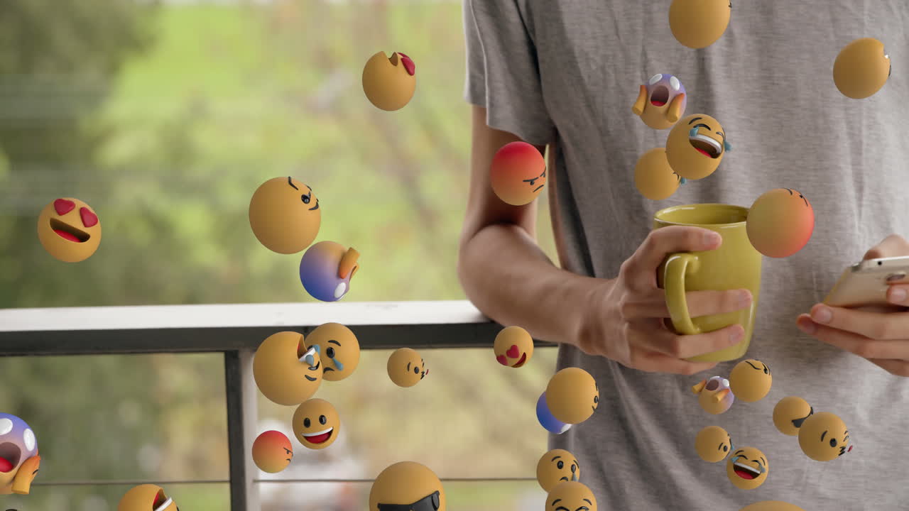 iconos de emoji con una mujer usando un teléfono inteligente en el fondo 4k