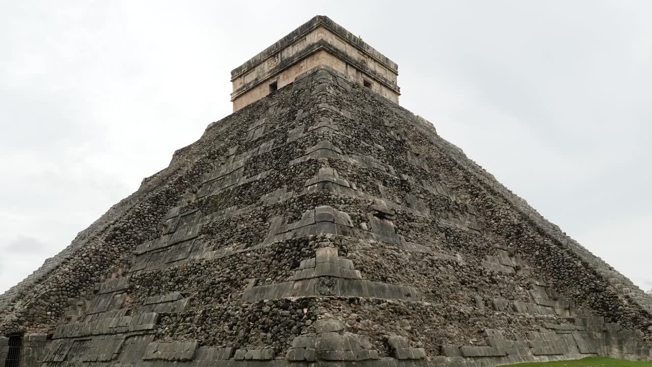 Ancient Mayan Pyramid at Chichen Itza, Mexico