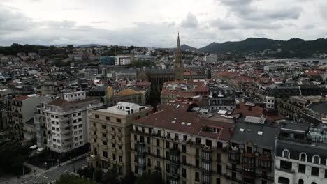 Drone-Reveal-of-Church-in-San-Sebastian,-Spain