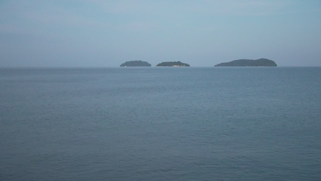 wonderfull Early Morning Sunrise At The Magellan Sutera Resort,Sabah ,This Is The Best Spot For Watching Sunset Or Sunrise Reflection Sun Light On The Open Blue Sea Water