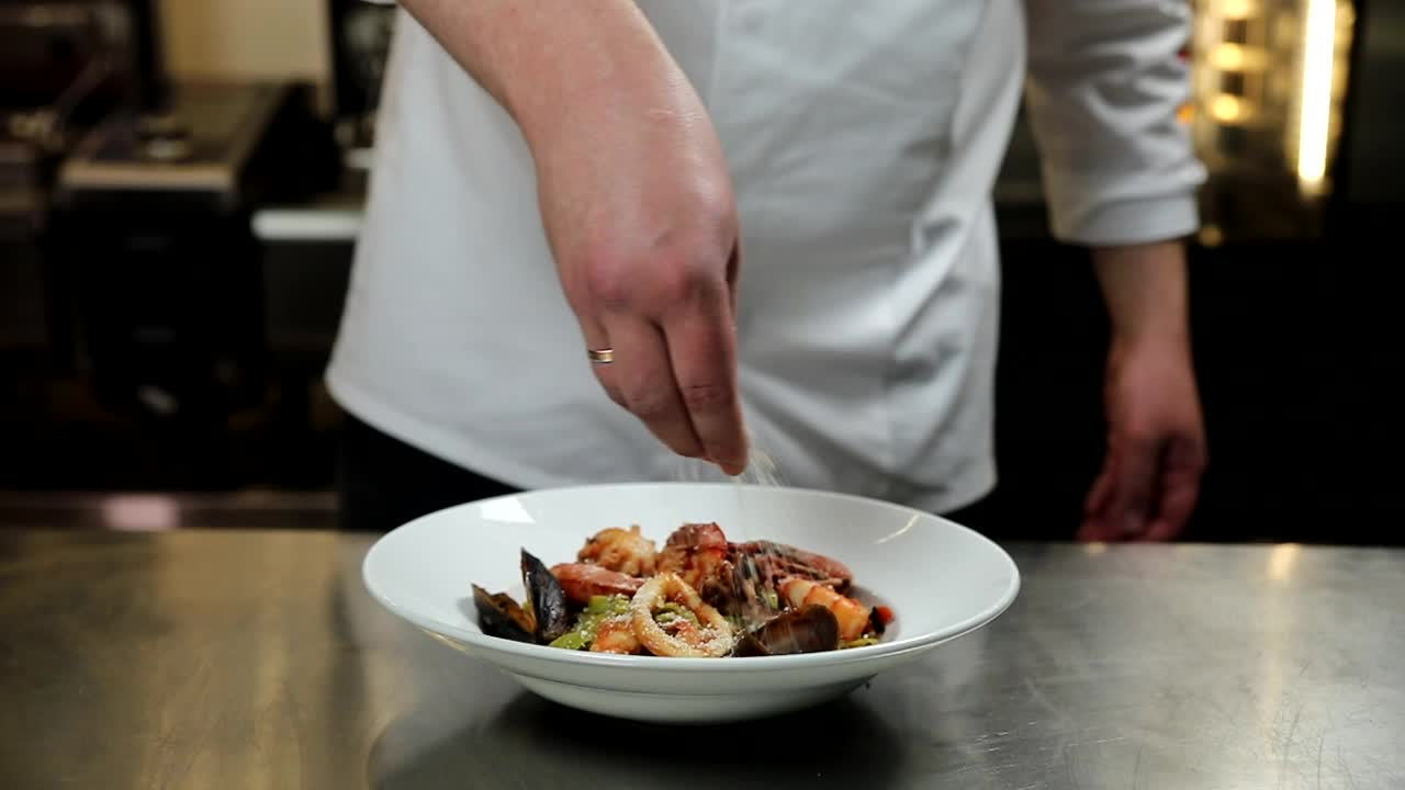 pasta de mariscos de condimento del chef