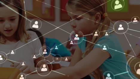 animación de redes de conexiones entre diversos escolares