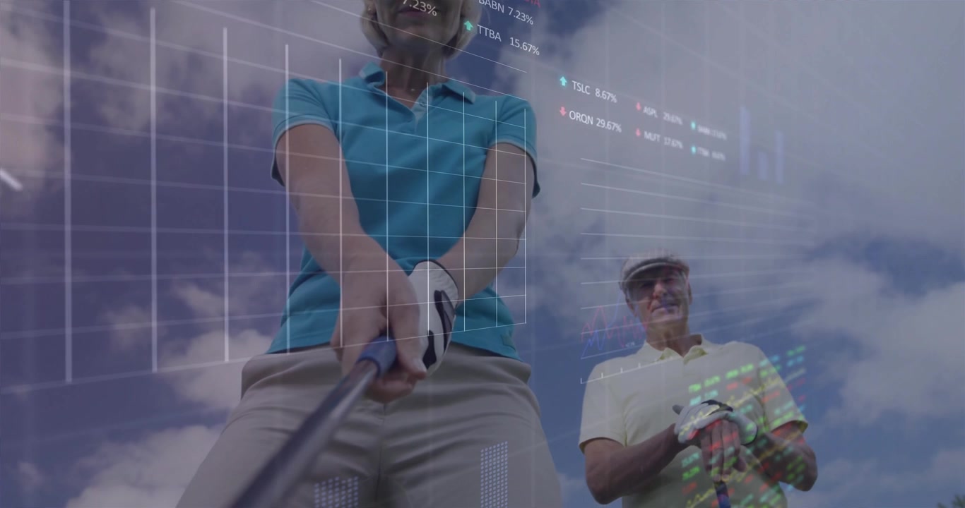 Kvinde justerer golfkøllegreb, igangsætter data-overlays omkring parret, der illustrerer golfteknologi.