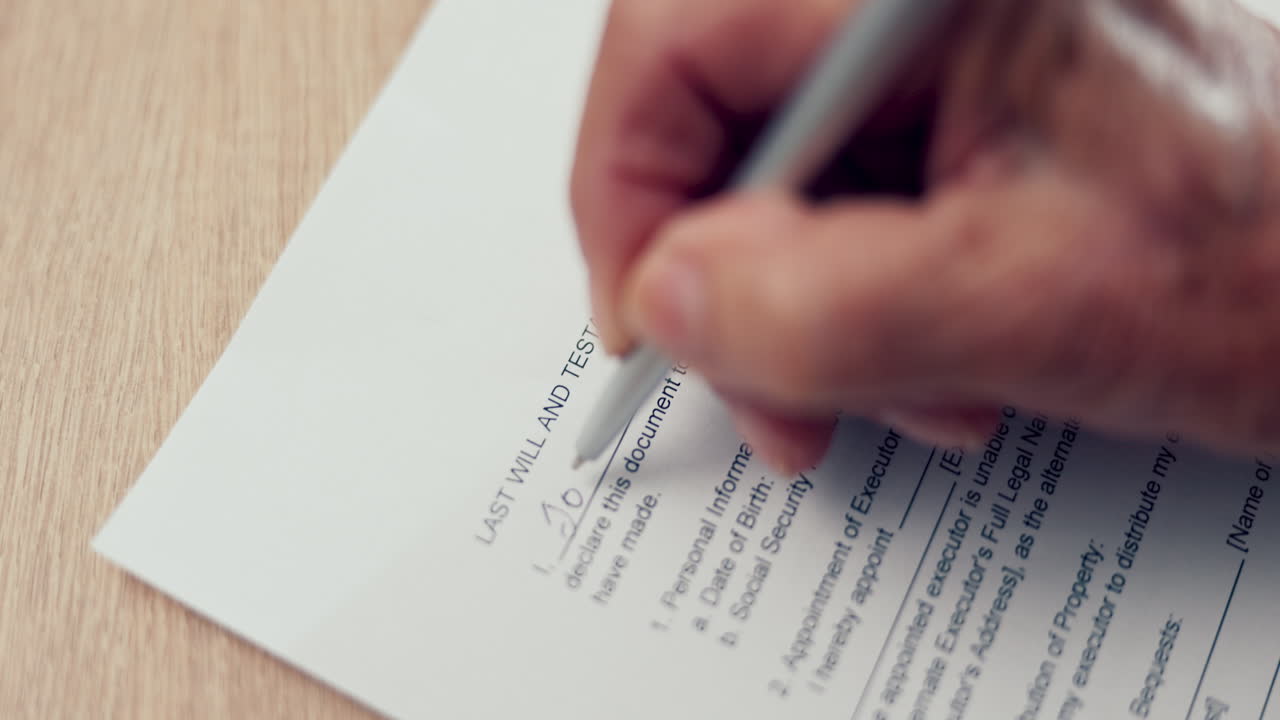 manos, escribiendo o persona mayor con testamento