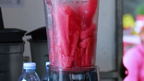 making watermelon juice