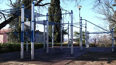 gymnastic structure abandoned during lockdown