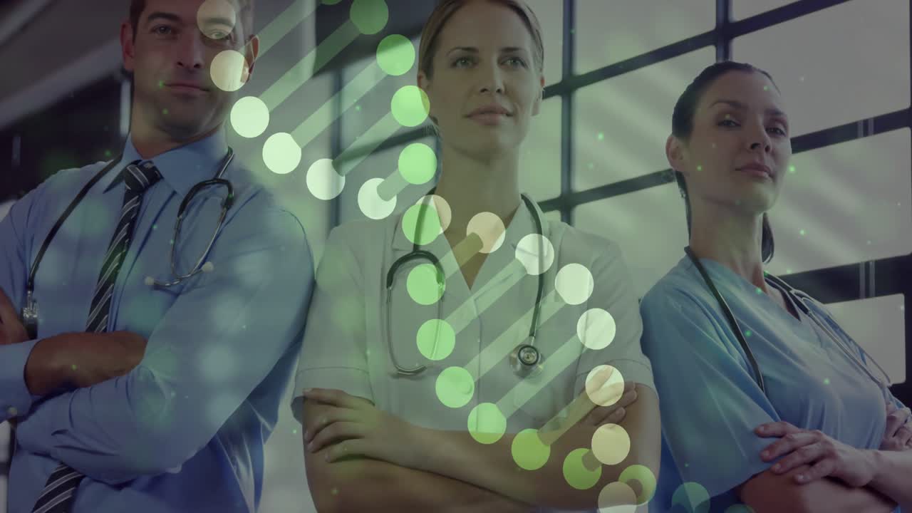 Tres profesionales médicos de pie en un laboratorio con una ventana con patrón de cuadrícula, mostrando una hélice de ADN y estetoscopios.