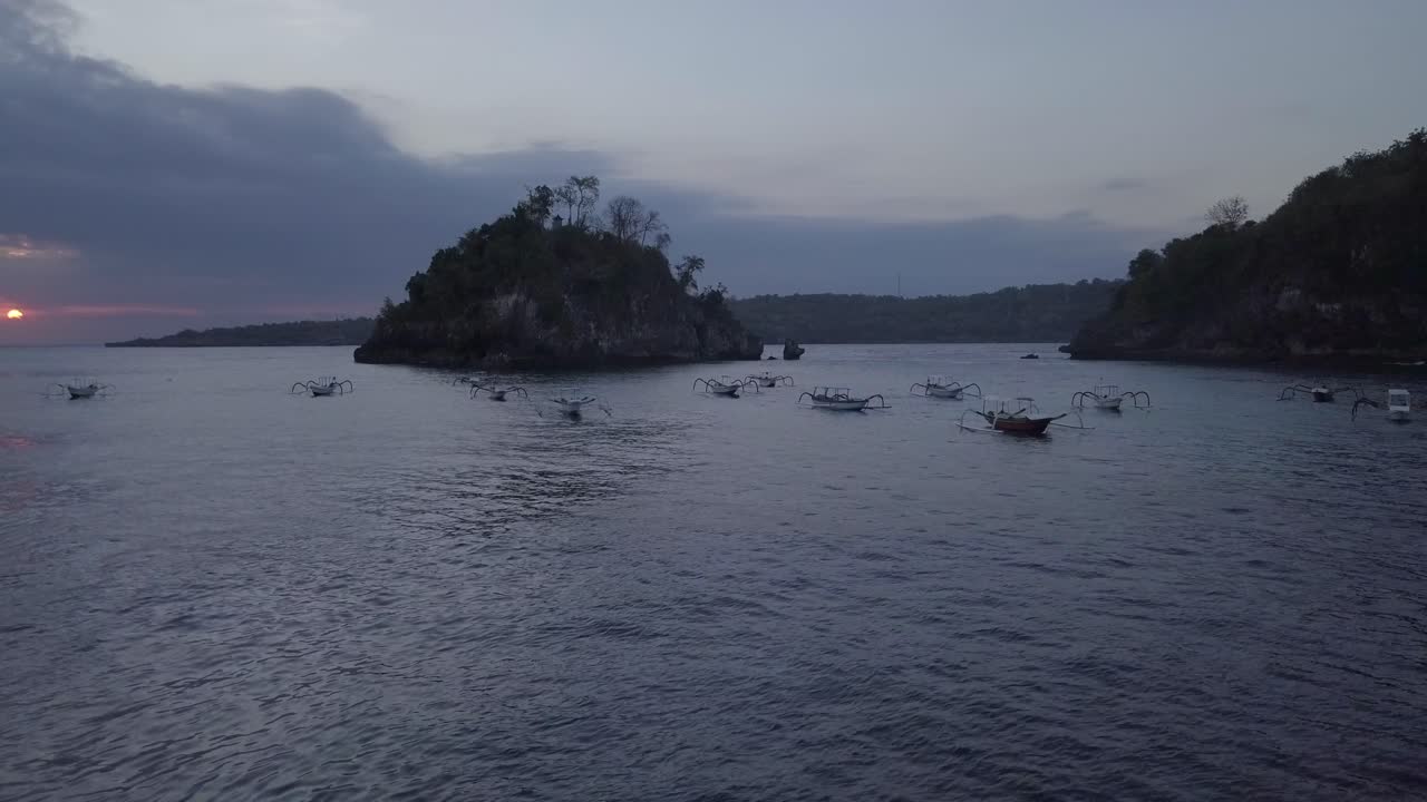공중: 누사 페니다 인도네시아의 해변