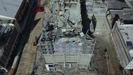 hotel de hard rock siendo demolido después de un año que se derrumbó