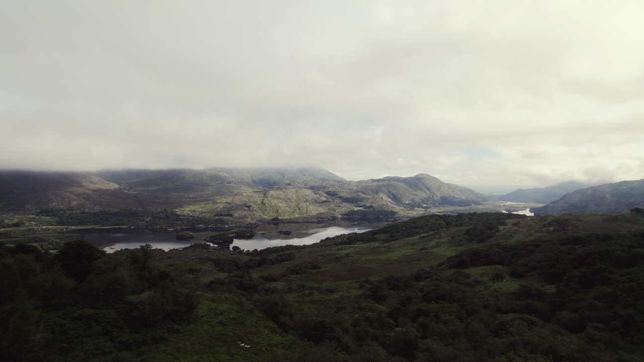 계곡의 아일랜드에서 아름다운 공중
