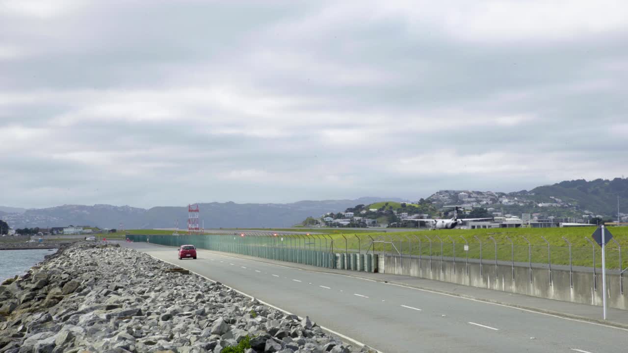 에어뉴질랜드 에어버스 atr72-600이 웰링턴 공항에서 출발합니다.