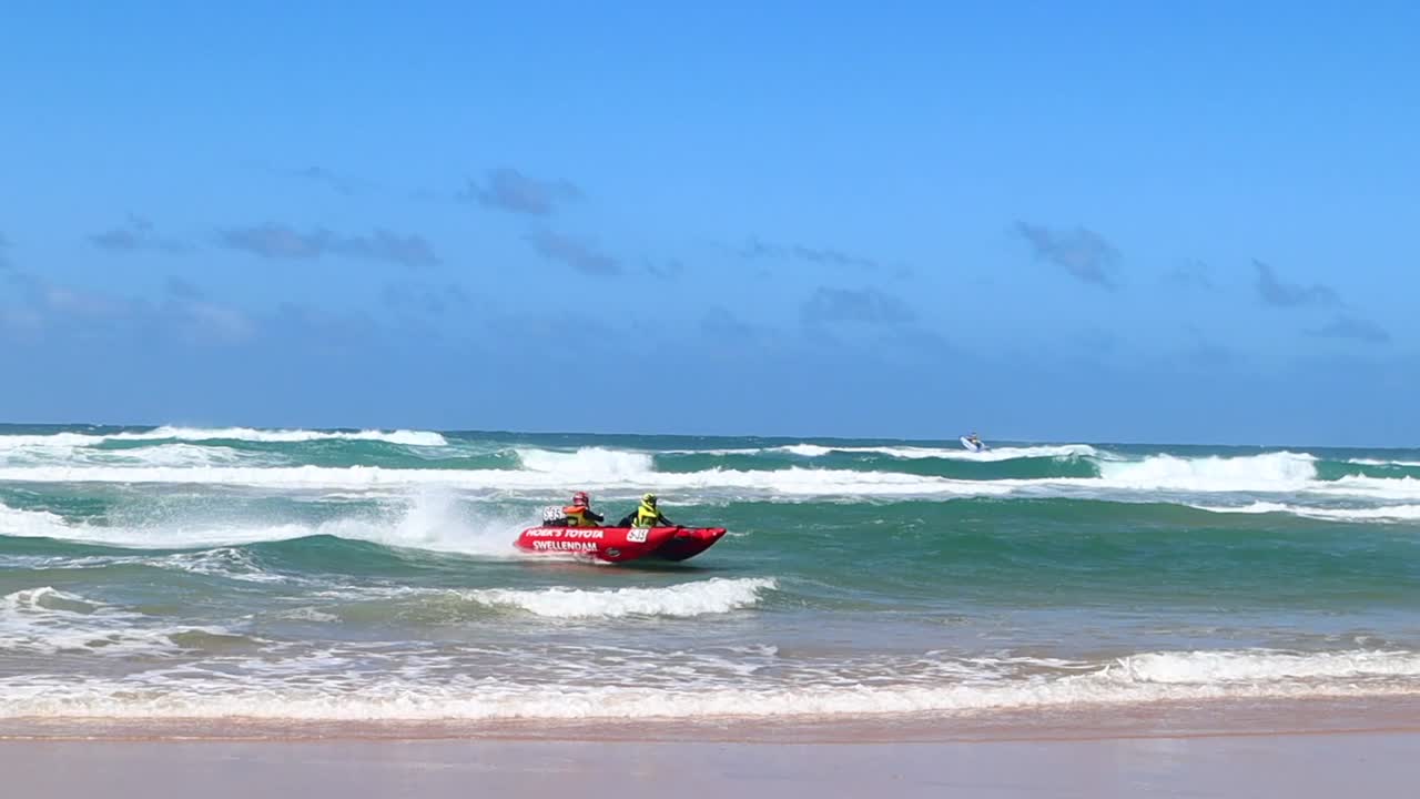 Trans Agulhas Race: Hoek's Toyota arriving at Brenton on Sea control