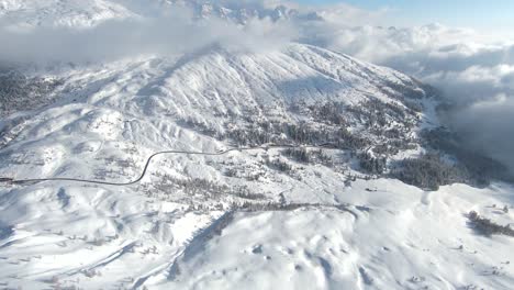 impresionantes imágenes de drones en 4k en los alpes italianos - dolomita