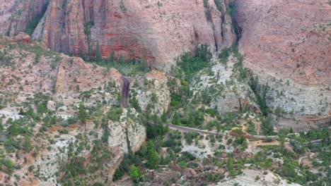 Aerial-drone-footage-of-Zion-National-Park-in-Utah,-USA