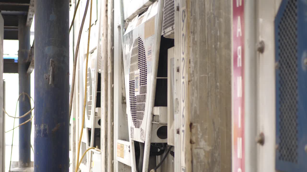 imágenes detalladas del ventilador de una maquinaria en el puerto marítimo de karachi