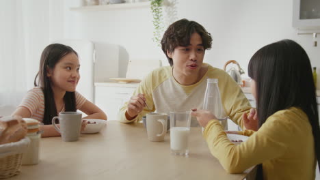 가족 아침식사