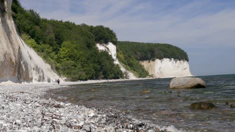 Chalk-Cliffs-on-Ruegen-Rügen-in-Germany,-Mecklemburg-Vorpommern-on-a-beautiful-sunny-day