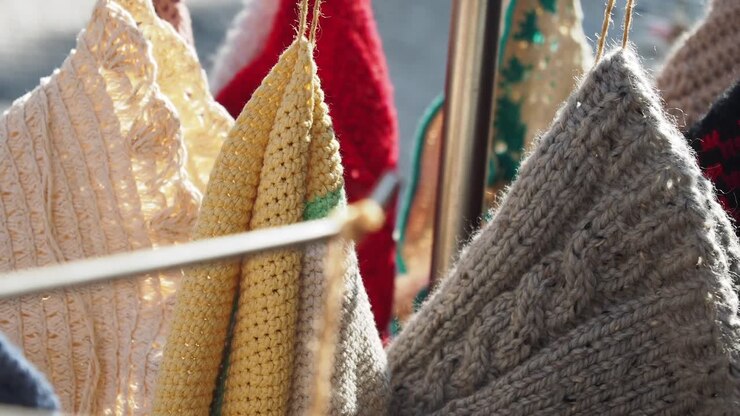 Abbigliamento che si asciuga su un filo da bucato