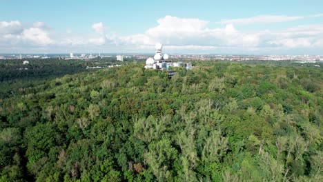 Slow-Push-Up-Reveal-of-Famous-Cold-War-Era-Tower