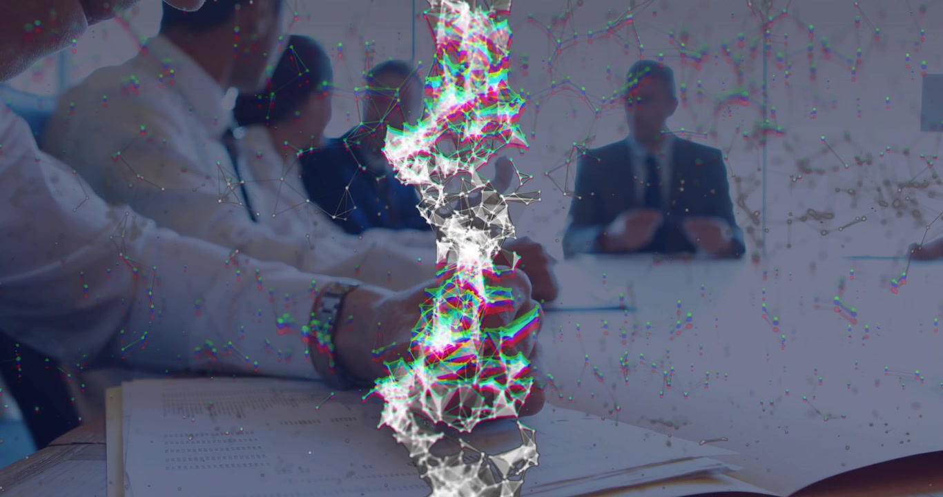 Presentatore che avvia una discussione di lavoro, colleghi che scrivono su un quaderno mentre un glitch digitale pulsa