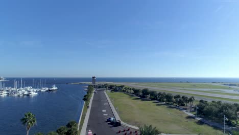 Video-Aéreo-De-4k-Del-Aeropuerto-Y-Parque-Albert-Whitted-En-San-Petersburgo,-Florida