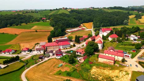 Impresionantes-Imágenes-Aéreas-De-Drones-De-4k-Del-Municipio-De-Miklavž-Pri-Ormož-Y-La-Región-De-Prlekija,-Eslovenia