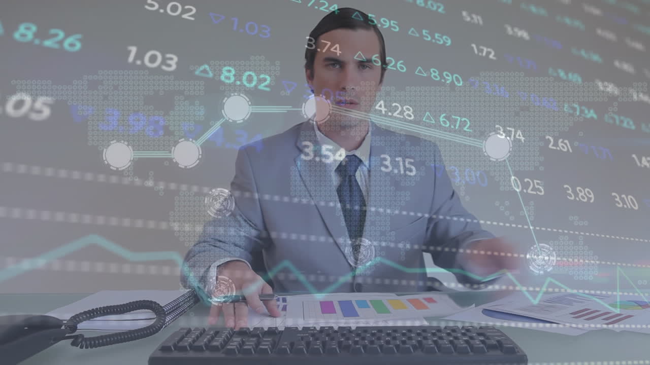 animación del procesamiento de datos financieros sobre el empresario caucásico