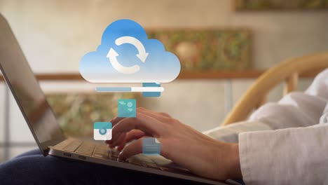 mujer trabajando en su computadora portátil en casa mientras los datos se sincronizan con la computación en la nube, el almacenamiento en línea y la red informática iot para dispositivos