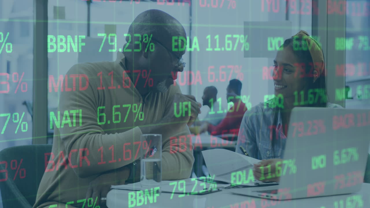 Animering av bearbetning av finansiella data över olika affärsmänniskor