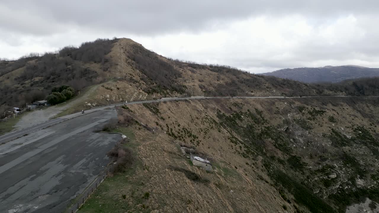 vista panorámica de la carretera de montaña