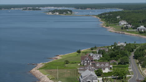 Aerial-of-houses-on-blizzard-bay-in-Marion-Massachusetts