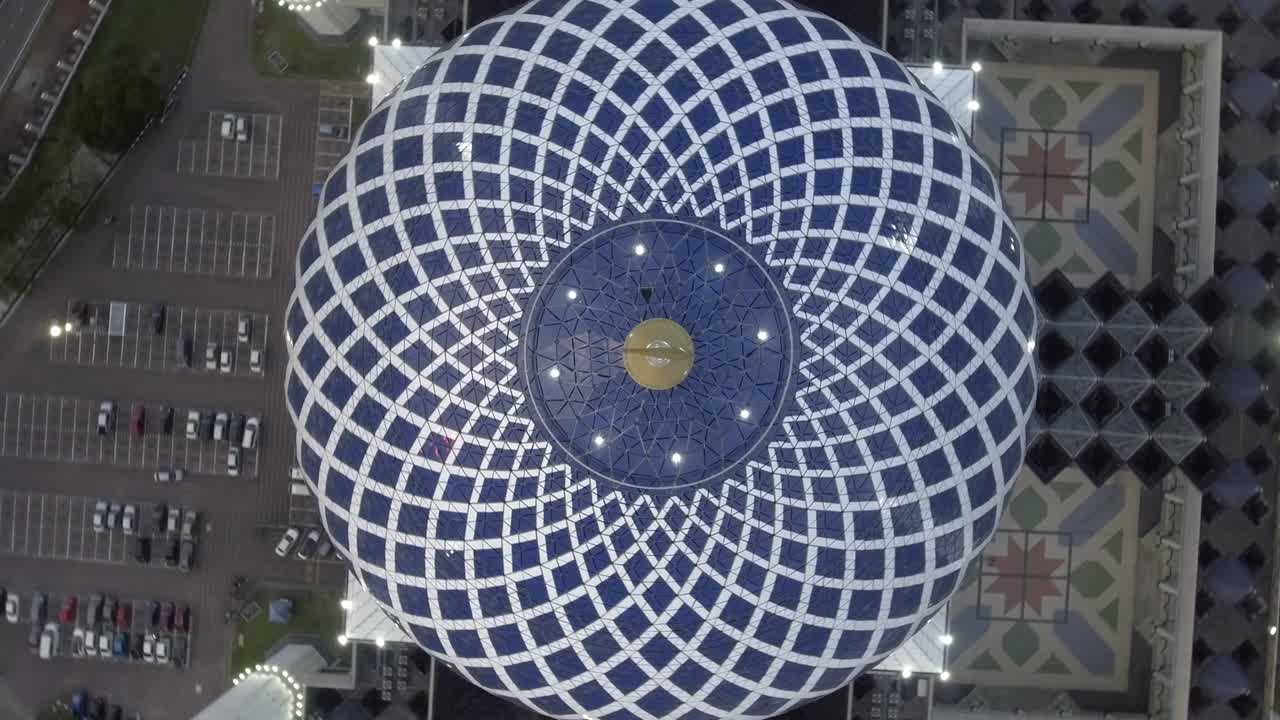 la mezquita del sultán salahuddin abdul aziz.