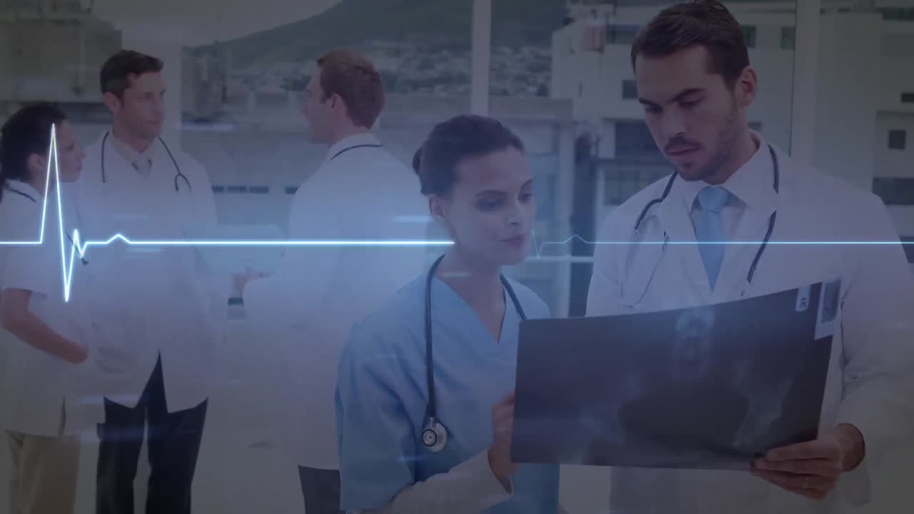 animación del procesamiento de datos médicos sobre diversos médicos en el hospital