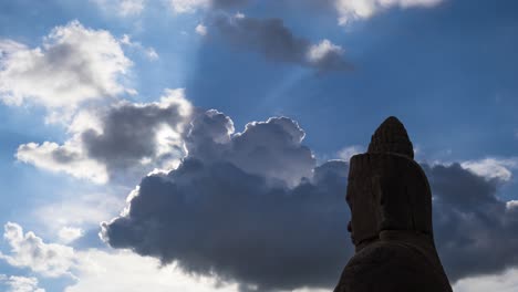 Angkor-Gott-Skulptur