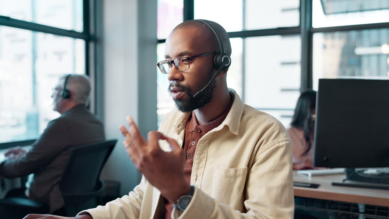 Customer service representative in a call center