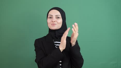 muslim girl applaud