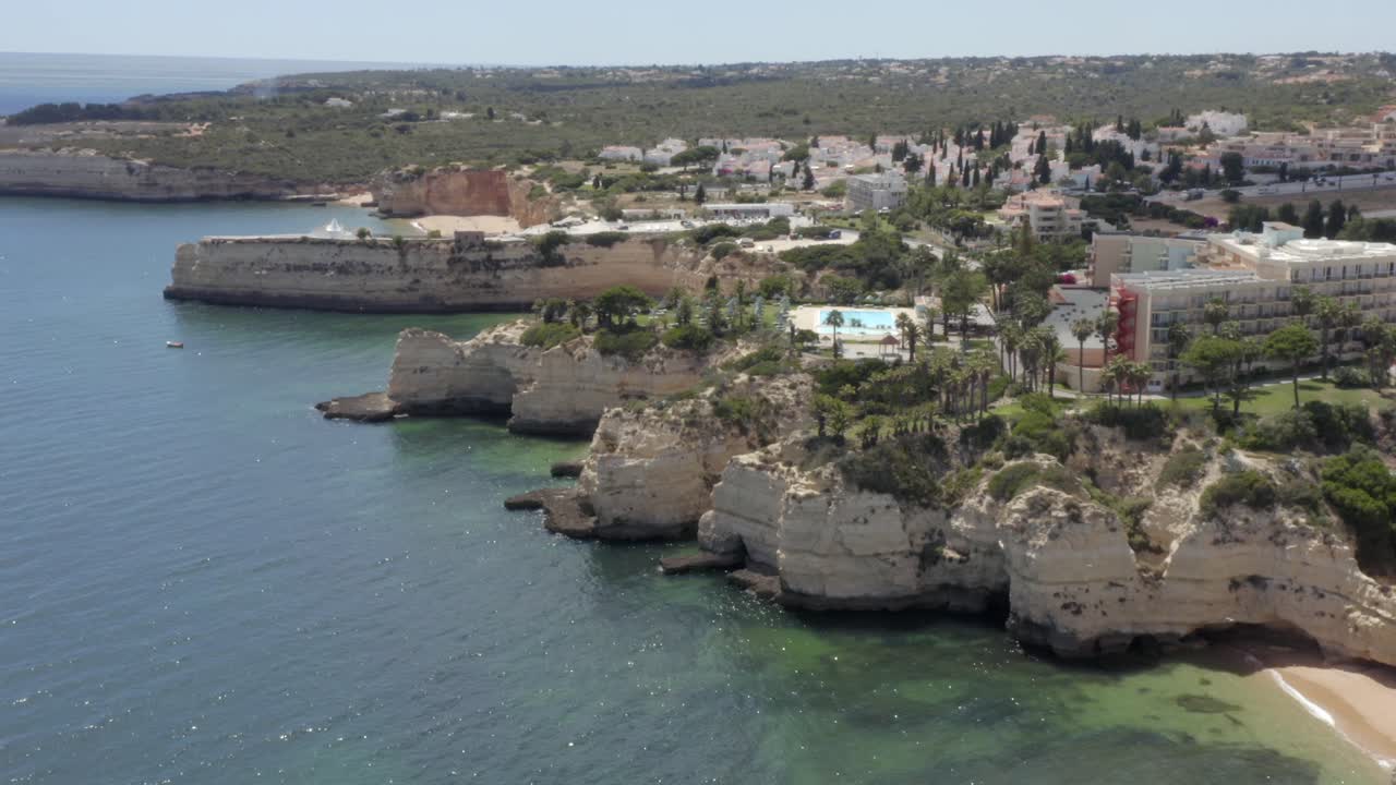 아름다운 화창한 날, 포르투갈 노사 세뇨라 다 로차의 거대한 리조트