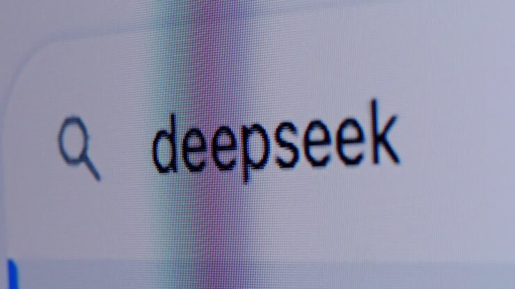 Barra di ricerca Deepseek sullo schermo di un computer