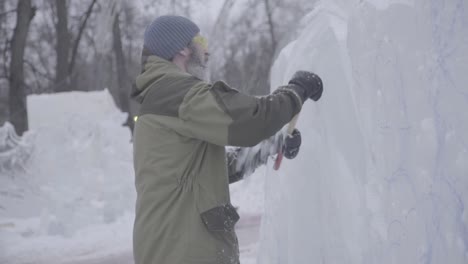 ice sculptor carving