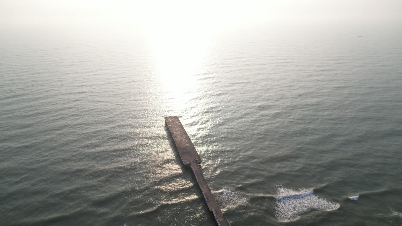 프랑스에서 가장 오래된 식민지 중 하나인 폰디체리 (pondicherry) 라는 이름으로 알려진 에니트레의 항공 촬영.