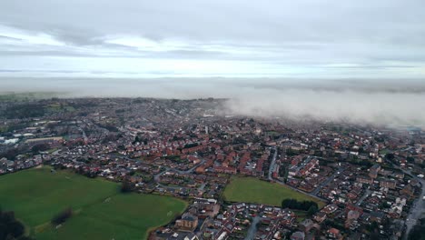 escena aérea urbana de dewsbury moor council estate