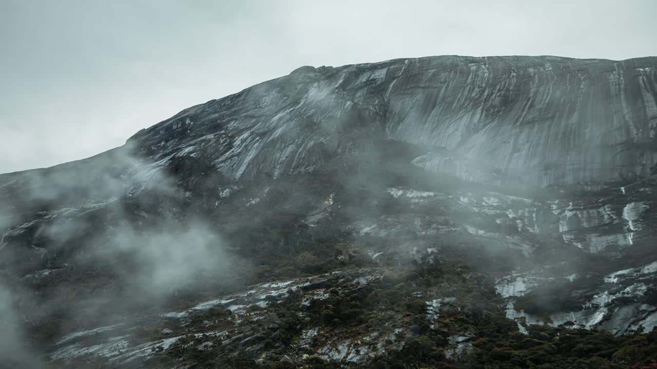 Timelapse of Mount Kinabalu from the rest house before the summit climb