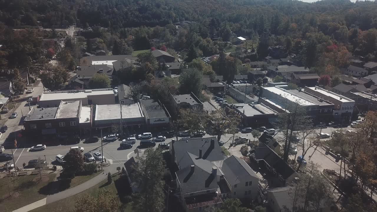 4k에서 가을에 공중 부는 바위 nc